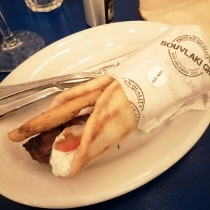 Souvlaki de Cordero