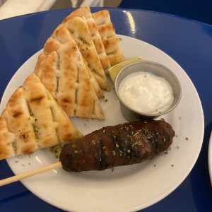 brocheta de albondiga de carne