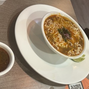 Caldos - Ramen birria