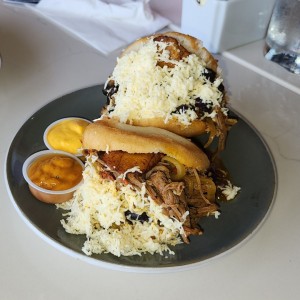 Desayunos - Arepa Pabellón