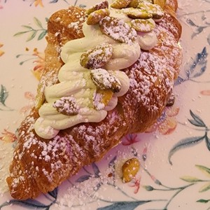 Croissant Con Crema de Pistacho