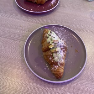 Croissant Con Crema de Pistacho