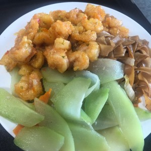 Shrimp, veggies and noodles 