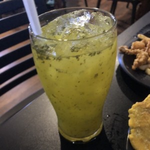 Limonada con hierbabuena