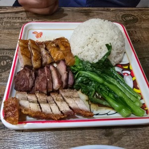 Arroz Blanco con Tres Carnes