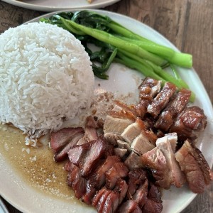 Combo de puerco, pato y lechona con arroz