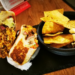 Burrito de carne asada