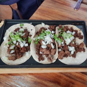 Tacos Arrachera y Chorizos