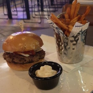 Plato Principal - Truffle Burger 