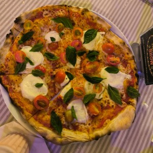 Pizza Caprese