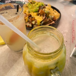 Horchata, cantarito y nachos