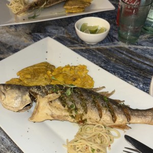 Pescado Entero - Pargo Rojo Frito