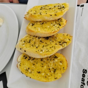 Guarniciones - Pan con ajo