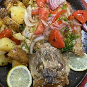 Corvina al grill. Con papas salteadas 