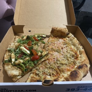 Pizza de Pollo y Pizza con arugula 
