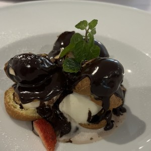 Profiteroles