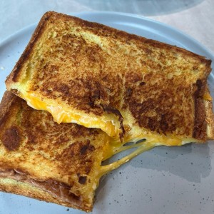 Grilled 3 cheeses 