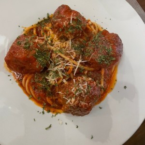 Spaguetti and meatballs