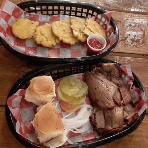 Brisket y Patacones