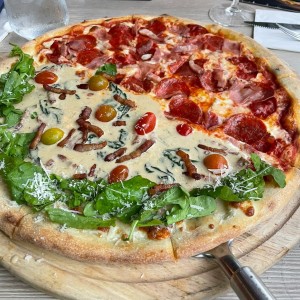 Pizzas Gourmet - Pizza Carnivora y pizza Alfredo
