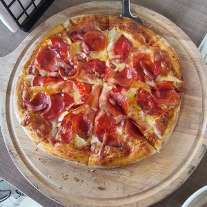 Pizzas Gourmet - Pizza Carnivora