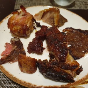 carnes cortadas a la mesa