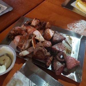 Entrada de carne mixta  (res y cerdo)