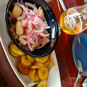 Ceviche de pescado frito