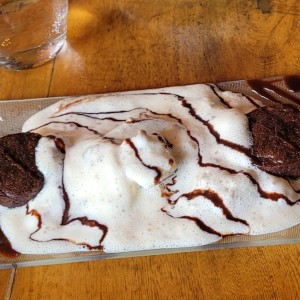 Brownie con helado 