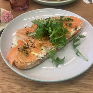 Salmon toast