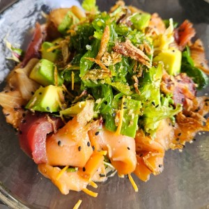 ensalada de sashimi