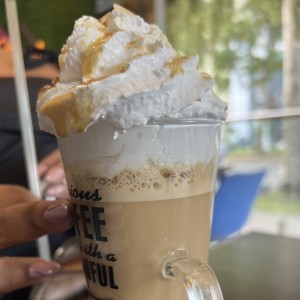 Cafe caramel latte