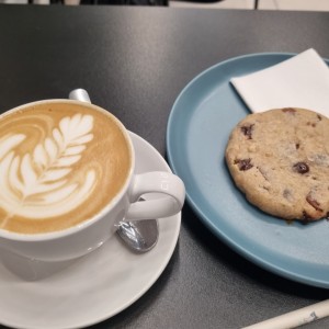 Cappuccino y galleta