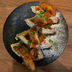 Waffles con pollo