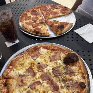 PIZZAS - Pizza La Martins y peperonni