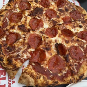 Pizza pepperoni doble queso 