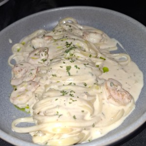 Linguini de camarones