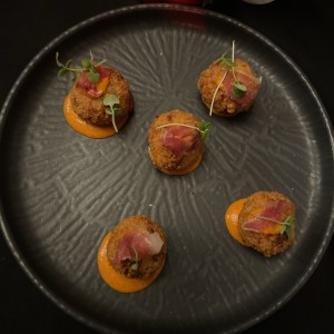 Croquetas de Jamón serrano con Alioli Rostizado