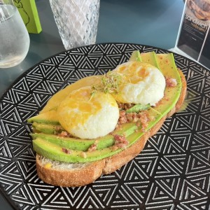 Breakfast - Benedict Avo Toast