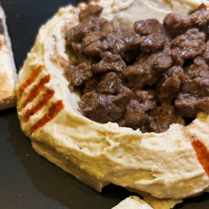 Hummus con Carne