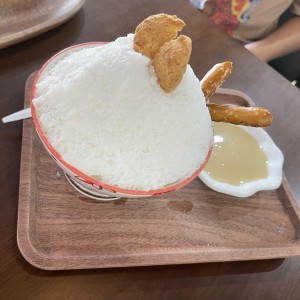 Coconut bingsu