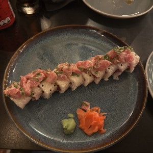 SUSHI - SPICY TUNA ROLL