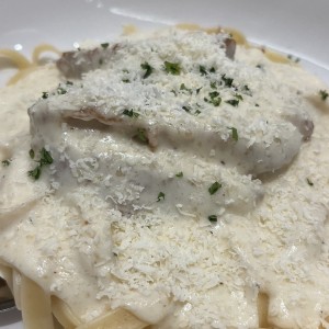 Amazing Alfredos - Fettuccine Alfredo