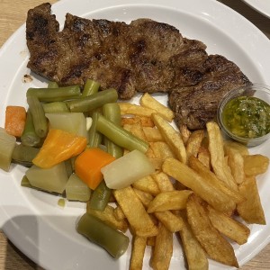 Filete de carne papas