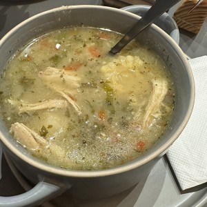 Sopa de pollo 