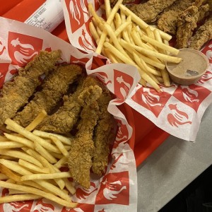 Chicken Fingers - La Caja