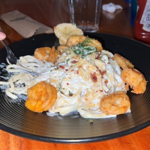 Pasta Alfredo Con Camarones