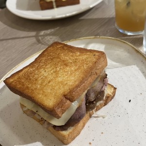 SANDWICHES - ROASTBEEF SANDWICH