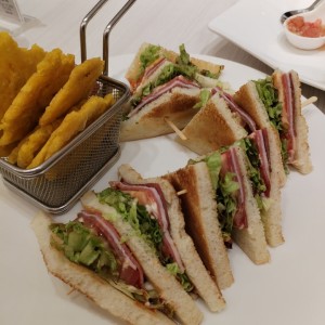 Emparedados - Club Sandwich Kosher