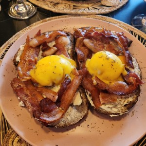 Benedictinos - Bacon Applewood